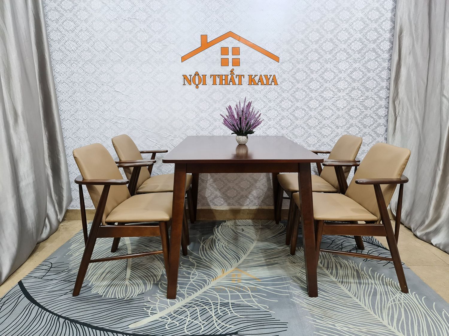 Bộ bàn 4 ghế Baby 1m2 màu nâu