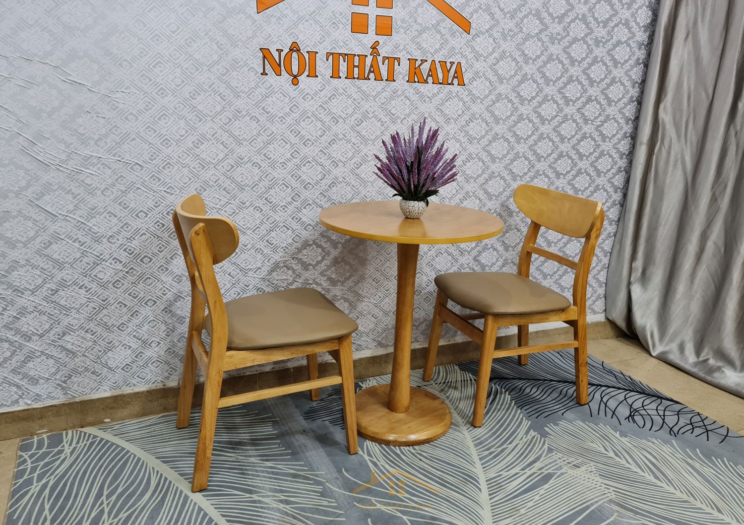 Bộ bàn tròn chân trụ 2 ghế Mango màu tự nhiên