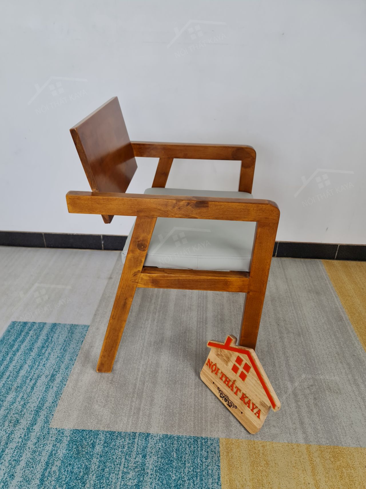 Ghế Eric gỗ tự nhiên bọc nệm da Ghế Eric gỗ tự nhiên bọc nệm da