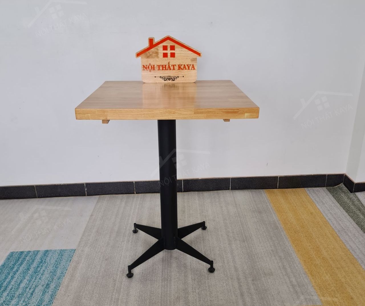 Bàn chân sắt KY-GH 102 - Mặt bàn vuông