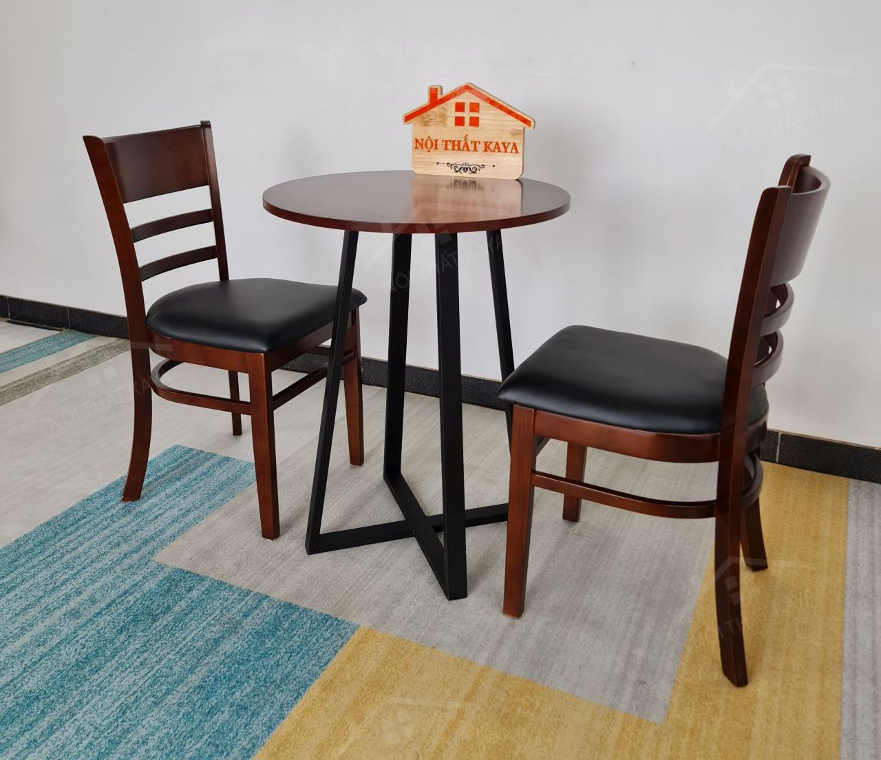 CABIN - MOSTAR 2 ghế + bàn chân sắt KY-GH 103 CABIN - MOSTAR 2 ghế + bàn chân sắt KY-GH 103