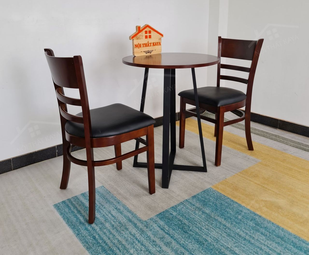 CABIN - MOSTAR 2 ghế + bàn chân sắt KY-GH 103 CABIN - MOSTAR 2 ghế + bàn chân sắt KY-GH 103
