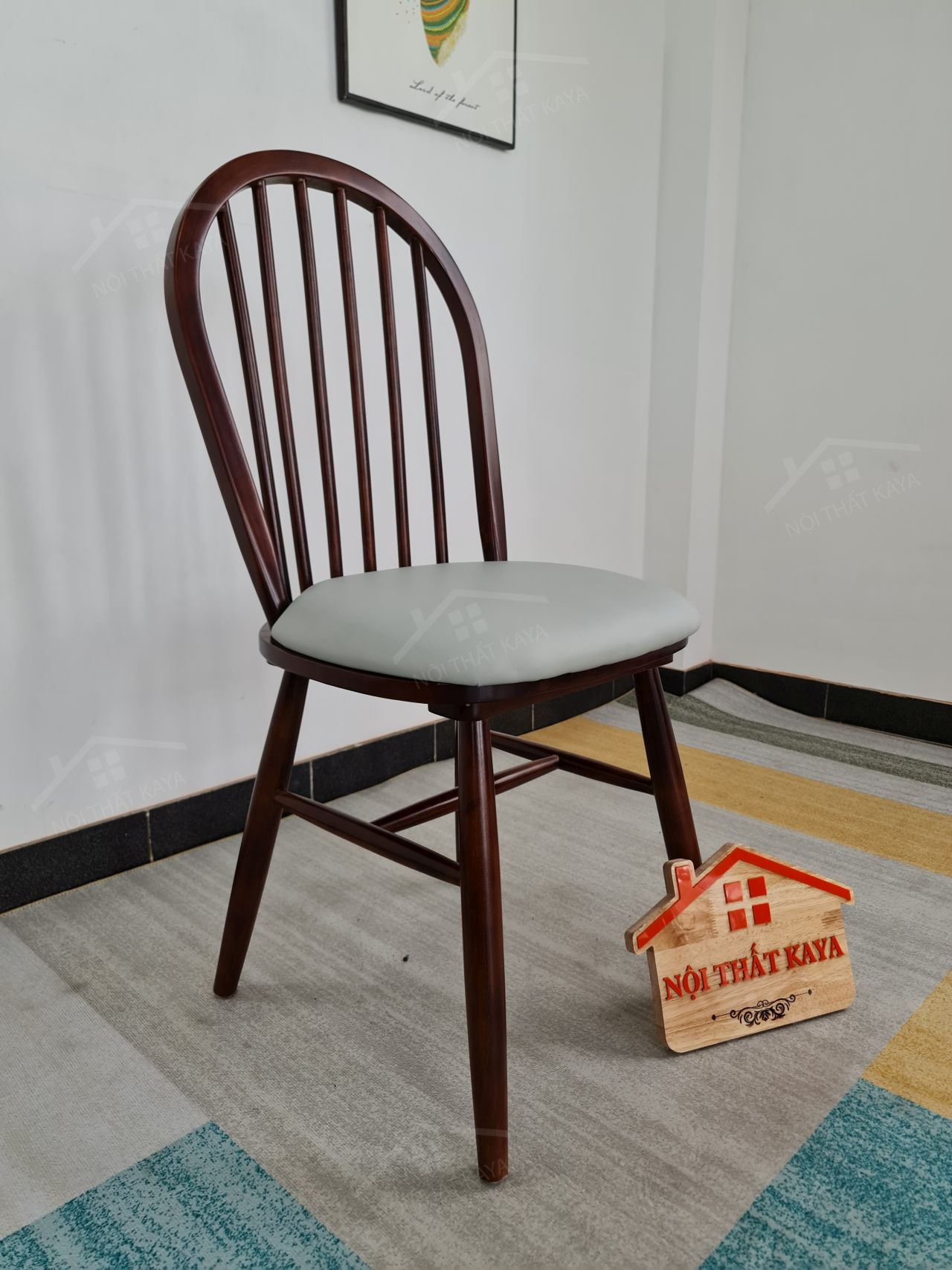 Ghế WINDSOR gỗ tự nhiên bọc nệm Simili Ghế WINDSOR gỗ tự nhiên bọc nệm Simili