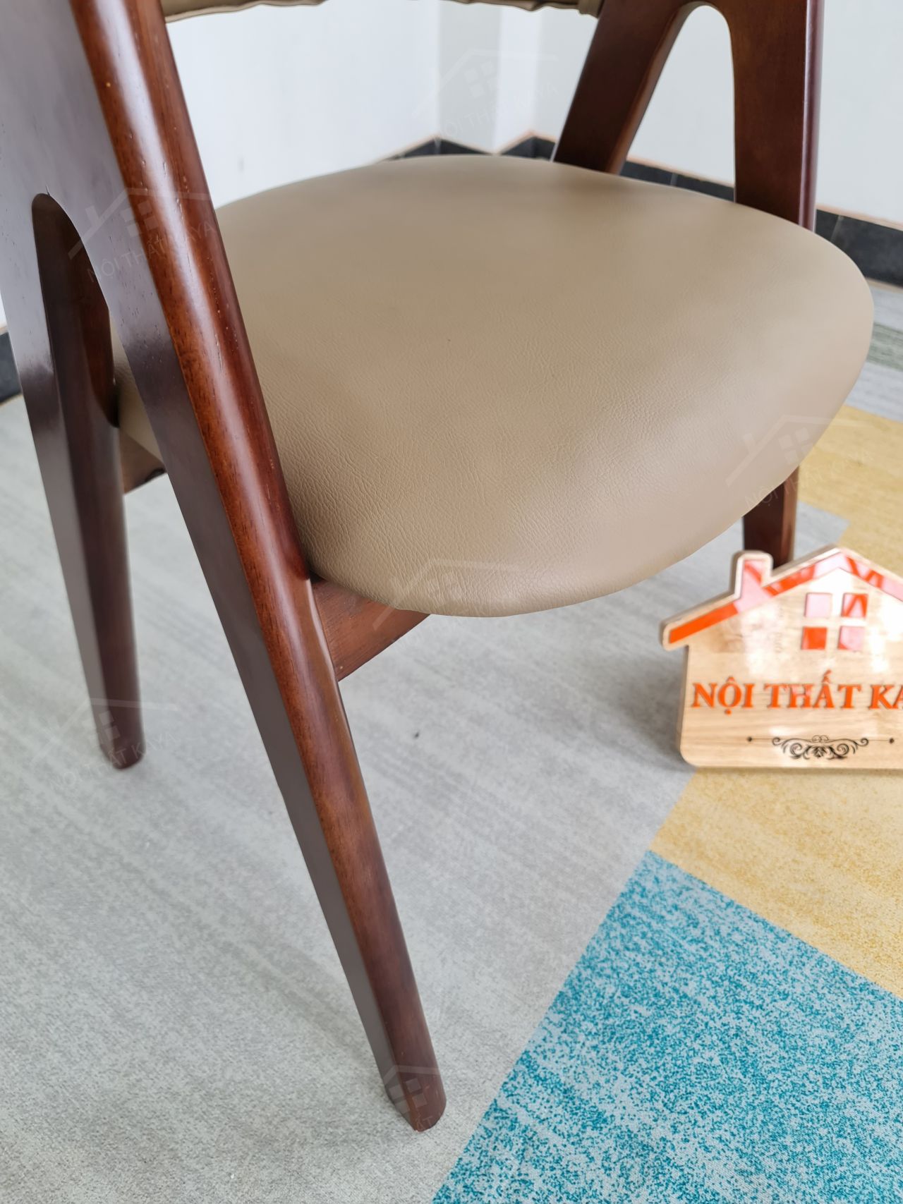 Ghế chữa A - EMA gỗ tự nhiên bọc nệm Simili Ghế chữa A - EMA gỗ tự nhiên bọc nệm Simili