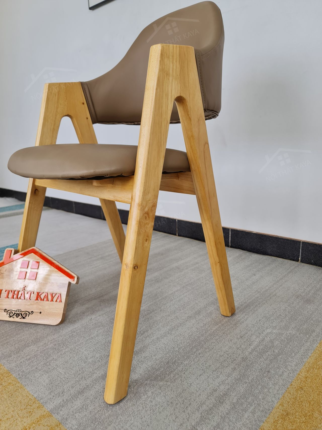 Ghế chữa A - EMA gỗ tự nhiên bọc nệm Simili Ghế chữa A - EMA gỗ tự nhiên bọc nệm Simili
