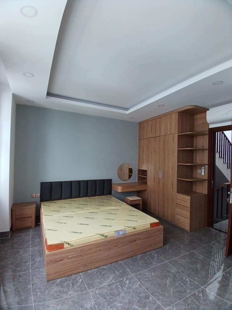 Bộ nội thất phòng ngủ HDF PN012 (Giường - Tủ quần áo - Tủ đầu giường - Bàn trang điểm) Bộ nội thất phòng ngủ HDF PN012 (Giường - Tủ quần áo - Tủ đầu giường - Bàn trang điểm)