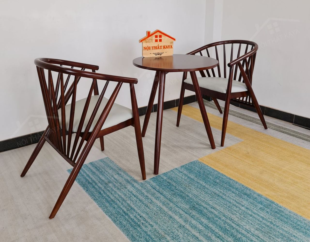 GENNY 2 ghế + bàn 3 chân GENNY 2 ghế + bàn 3 chân