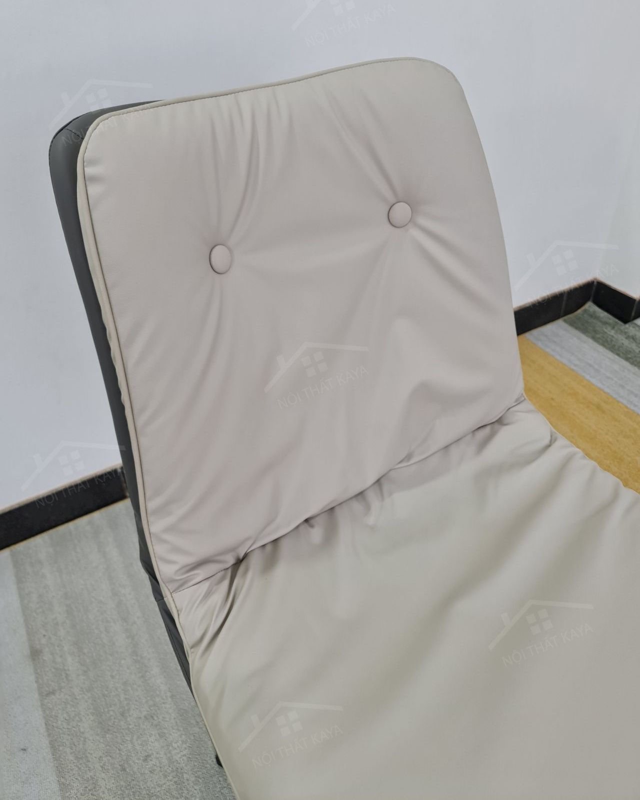 Ghế khung thép sơn tĩnh điện bọc da Microfiber KY-GH 39 Ghế khung thép sơn tĩnh điện bọc da Microfiber KY-GH 39
