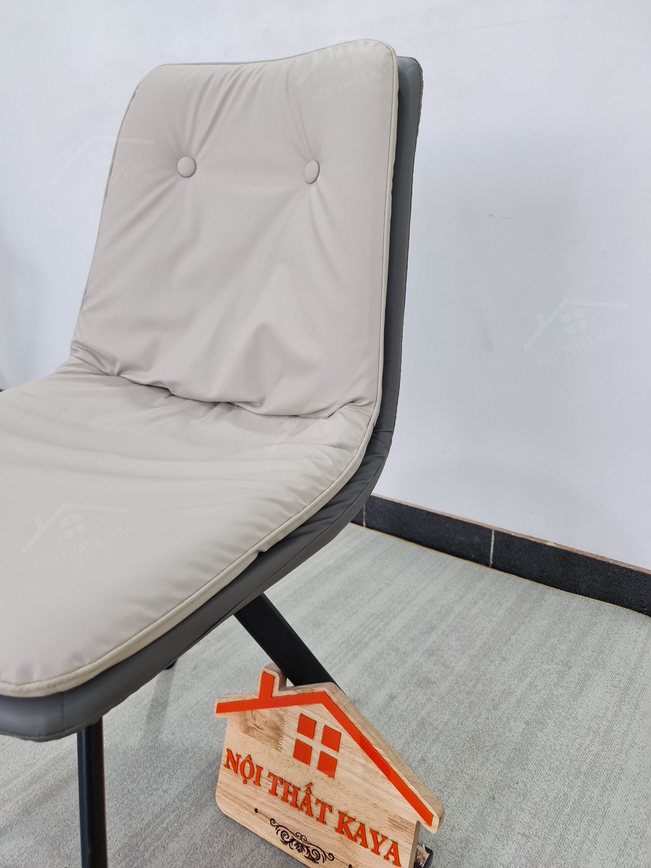 Ghế khung thép sơn tĩnh điện bọc da Microfiber KY-GH 39 Ghế khung thép sơn tĩnh điện bọc da Microfiber KY-GH 39