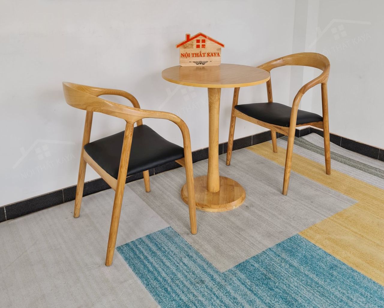 NEVA 2 ghế + bàn chân TRỤ NEVA 2 ghế + bàn chân TRỤ