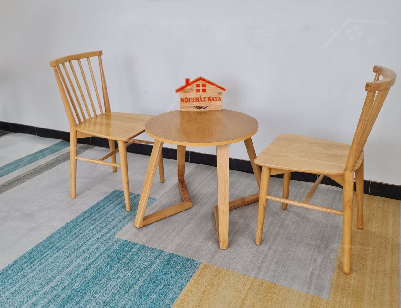 REQUIN 2 ghế + bàn chân V REQUIN 2 ghế + bàn chân V