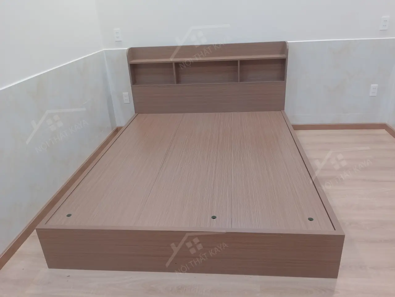 Giường gỗ công nghiệp đơn giản GGCN028